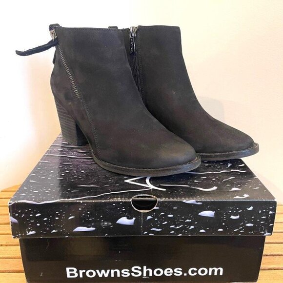 Browns Shoes Exclusive Artica Ankle Boots, Black Nubuck, Size 7, Waterproof - Picture 2 of 6